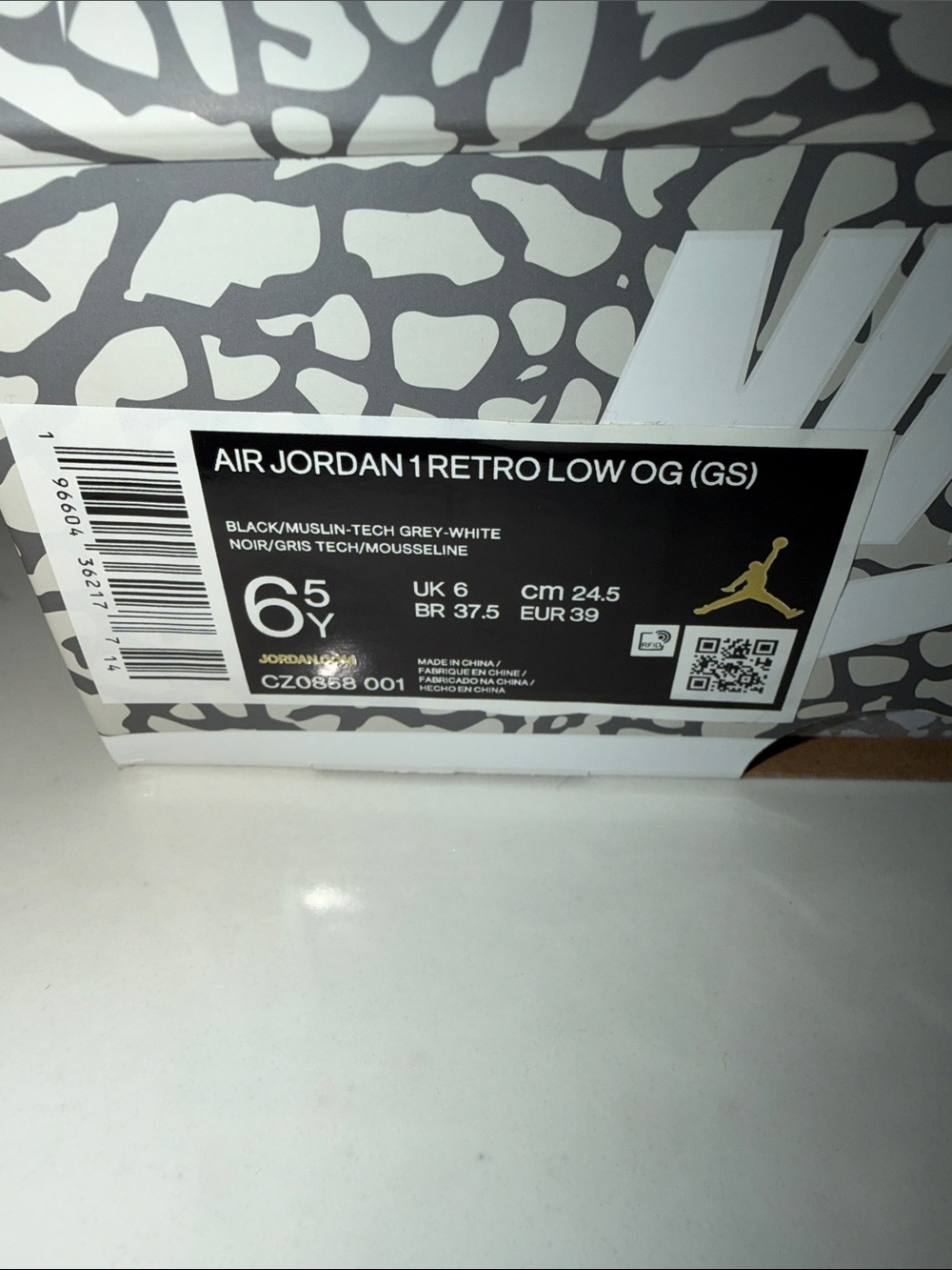 Air Jordan 1 Retro Low OG (GS) Black White Elephant Print Low-Top Sneakers 6.5Y - Picture 9 of 9